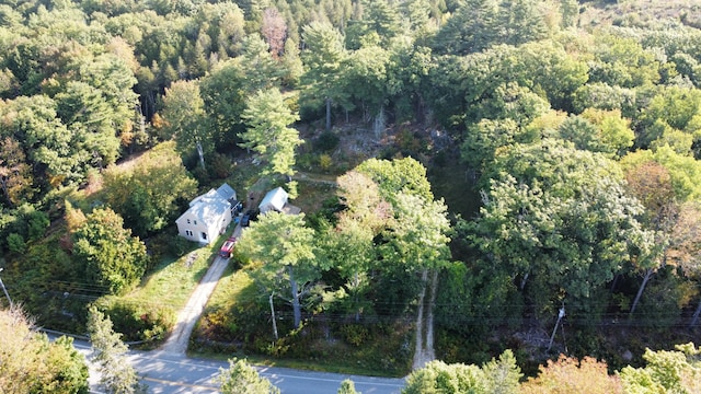 bird's eye view with a view of trees