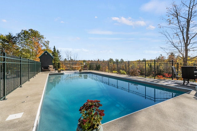 view of swimming pool