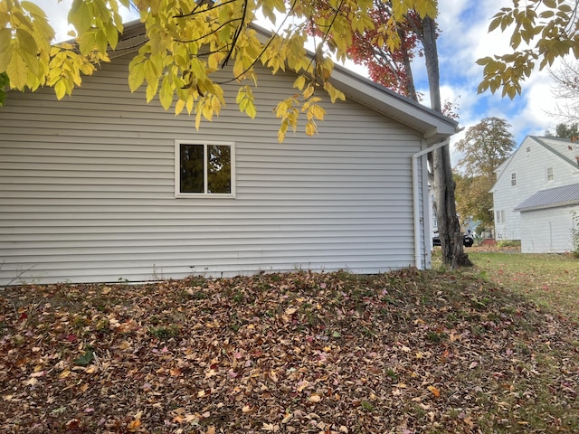 37 Spruce St, East Millinocket, ME 04430 - view of side of home