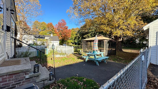 view of yard with a patio