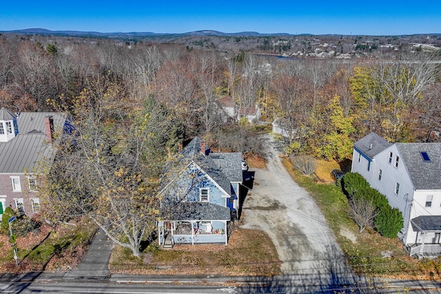 bird's eye view with a view of trees