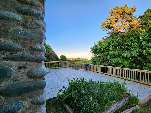 view of deck at dusk