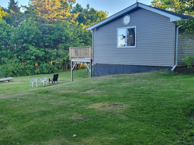 exterior space featuring a yard