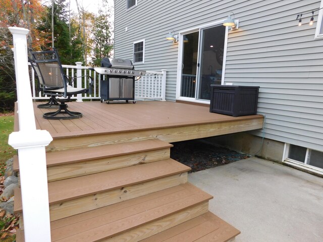 deck with grilling area