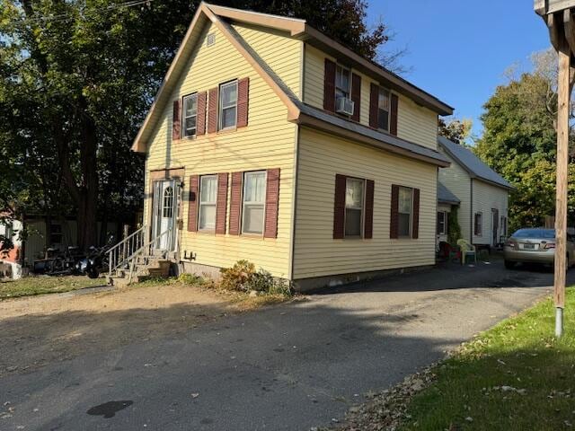 view of home's exterior