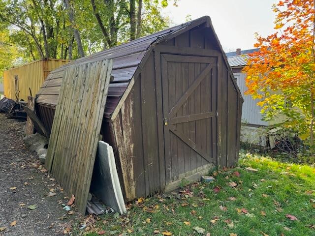 view of outdoor structure