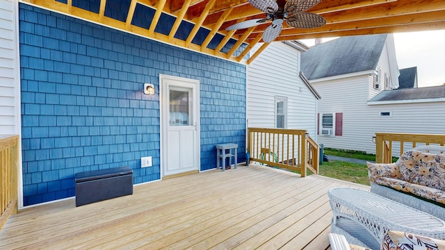 deck with ceiling fan