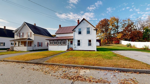 front of property featuring a front yard