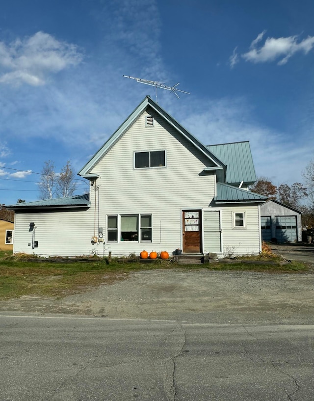 view of front of property