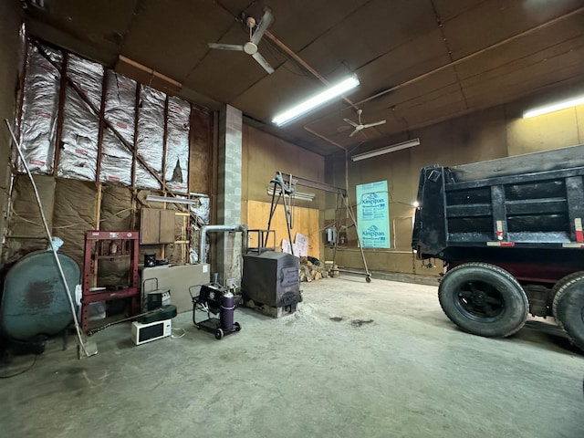 garage with ceiling fan