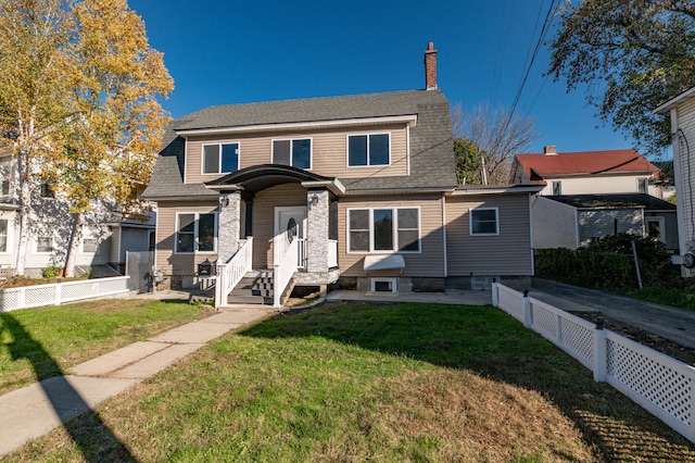 view of front of property with a front yard