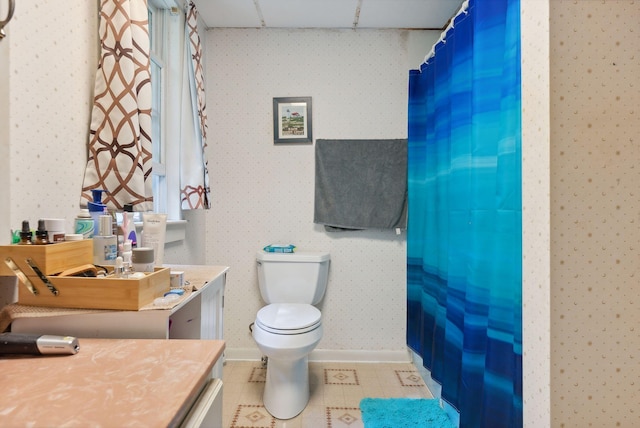 442-448 Maine Ave, Farmingdale, ME 04344 - full bathroom featuring wallpapered walls, vanity, toilet, a shower with shower curtain, and baseboards