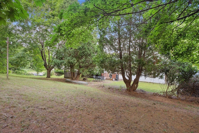 442-448 Maine Ave, Farmingdale, ME 04344 - view of grassy yard