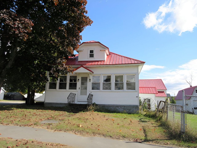 view of front of property