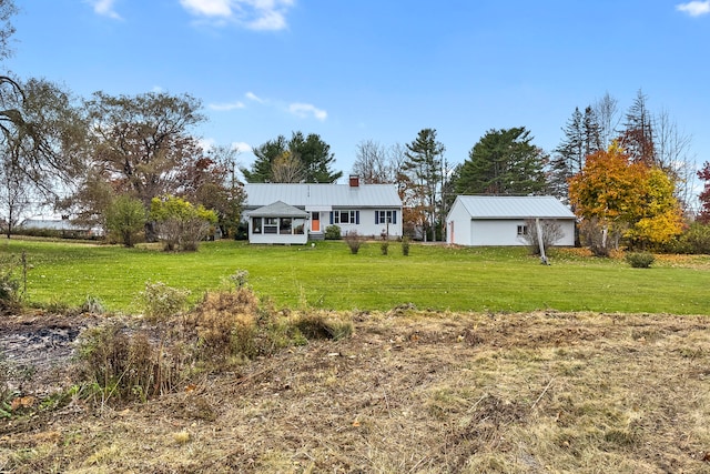 view of front of home featuring a front lawn