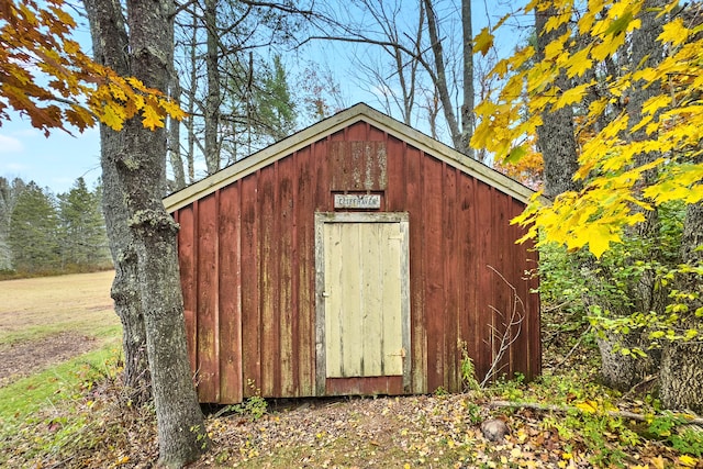 view of outbuilding