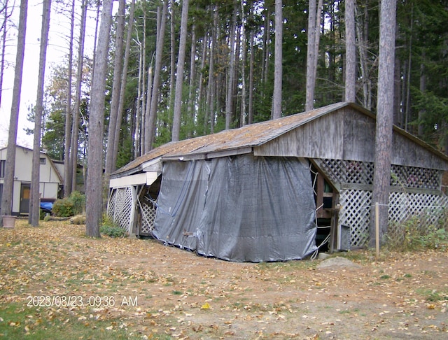 view of outbuilding