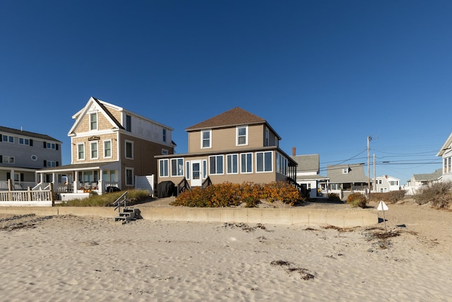 view of front of property