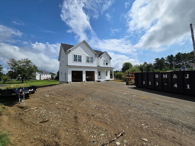 view of front facade with a garage