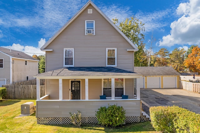 view of front facade featuring a front yard and a porch