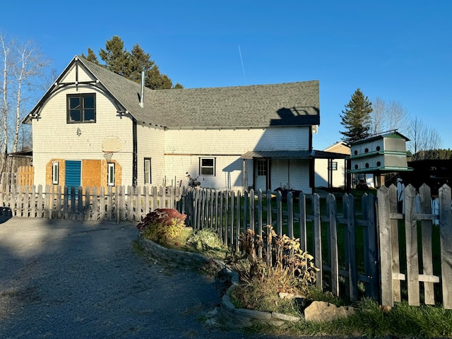 view of front of property