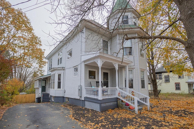 view of front of house with a porch