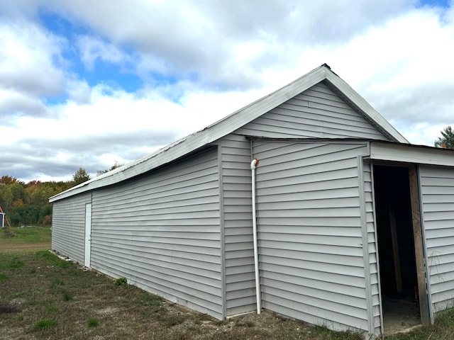 view of outbuilding