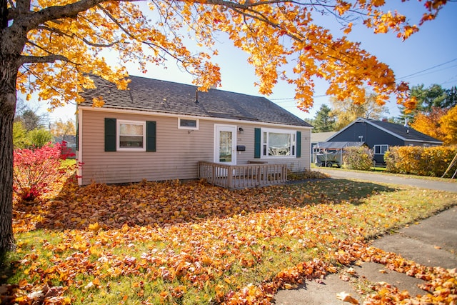 view of front of property