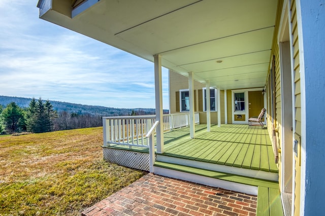 exterior space featuring a lawn