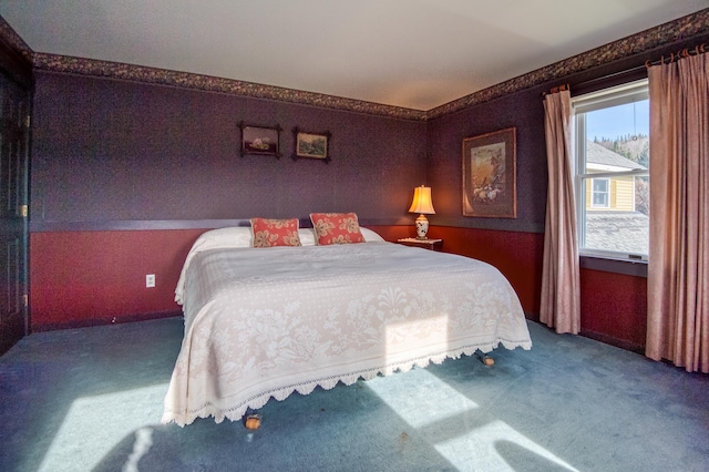 bedroom featuring carpet floors