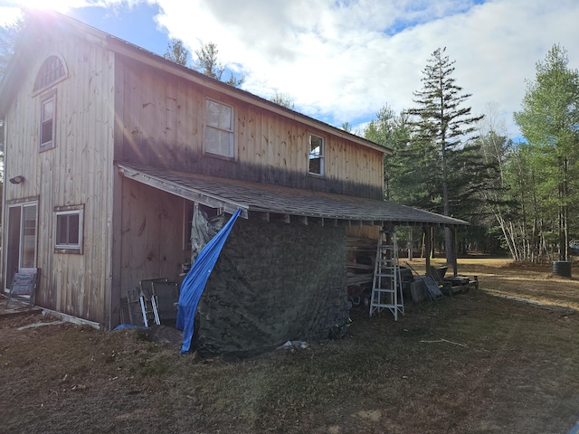 view of outbuilding