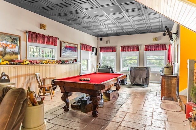 game room featuring pool table