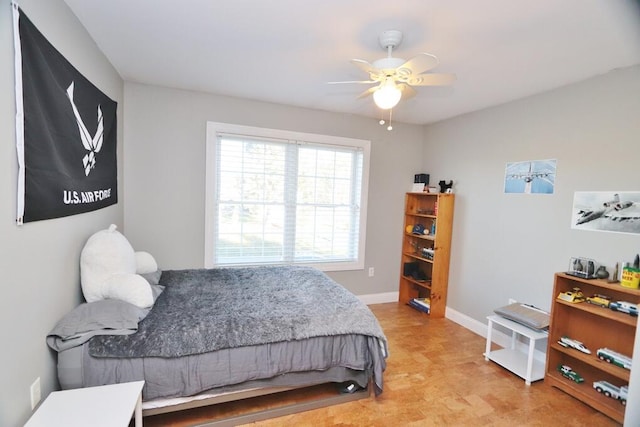 bedroom with ceiling fan