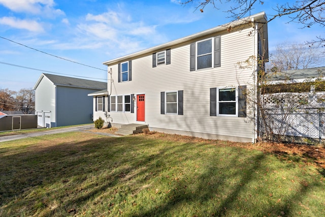 view of front of home featuring a front yard