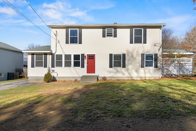 view of front of house featuring a front yard