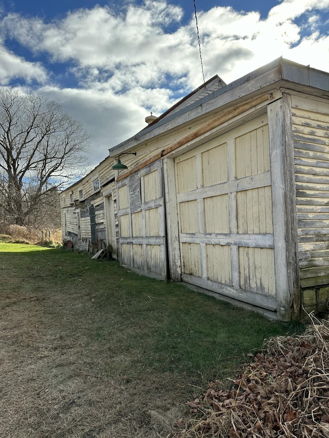 view of outdoor structure