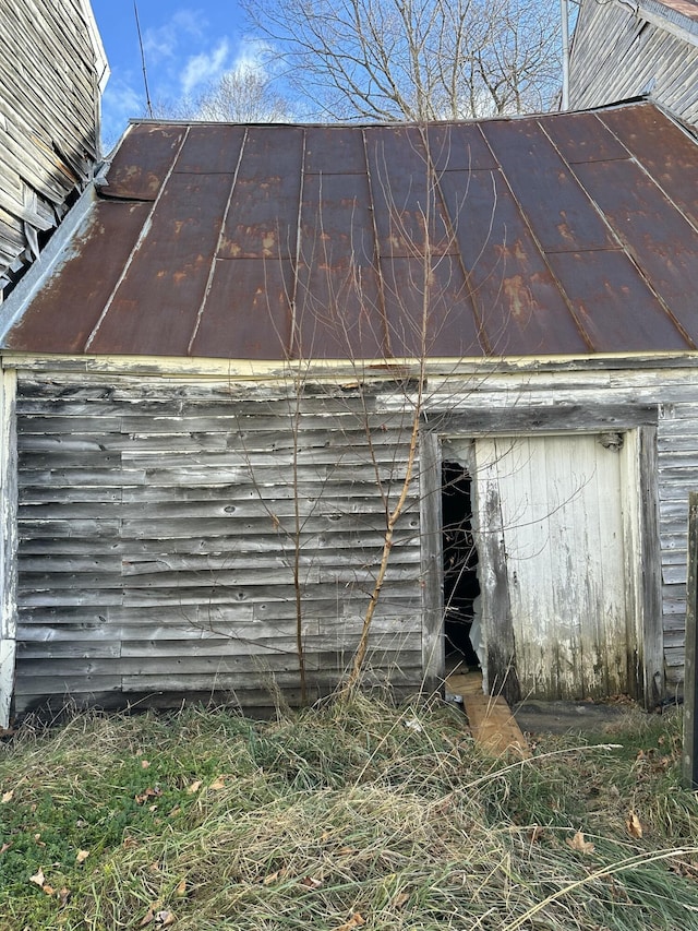 view of side of home