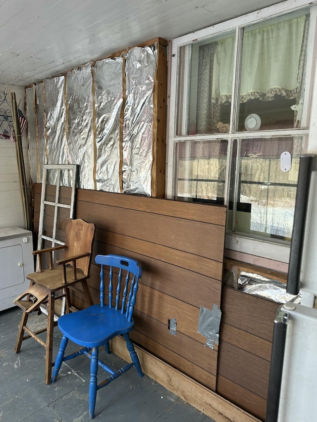 sunroom with washer / dryer