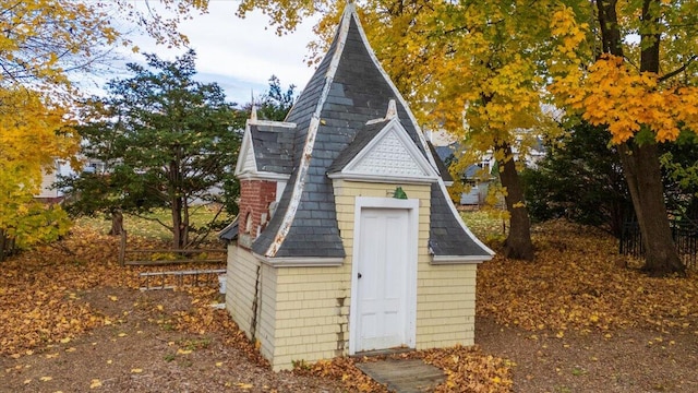 view of outbuilding