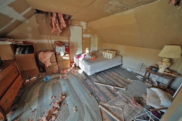 bedroom featuring vaulted ceiling