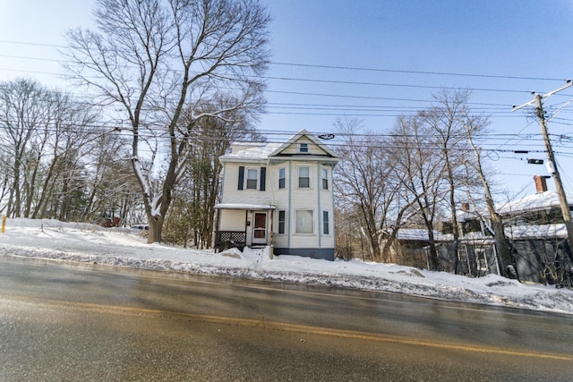 view of front of property