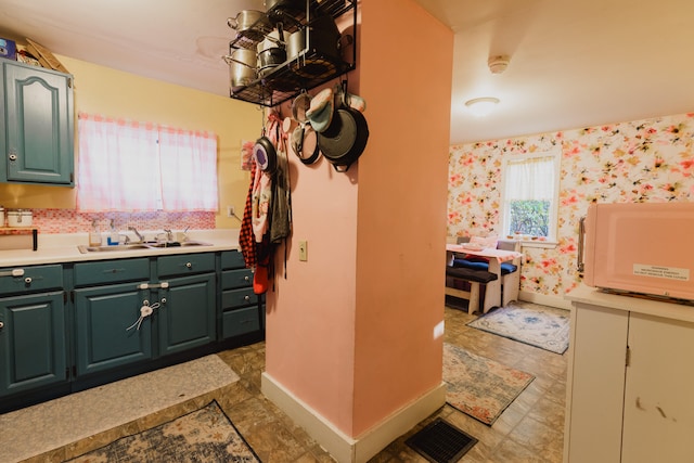 kitchen featuring sink