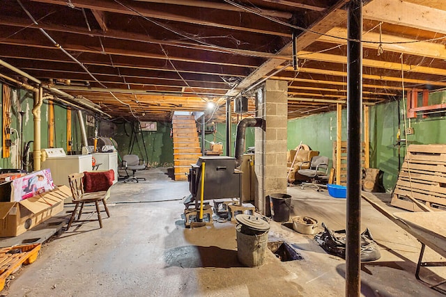 basement featuring independent washer and dryer