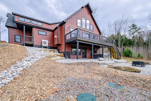 view of front facade featuring a wooden deck