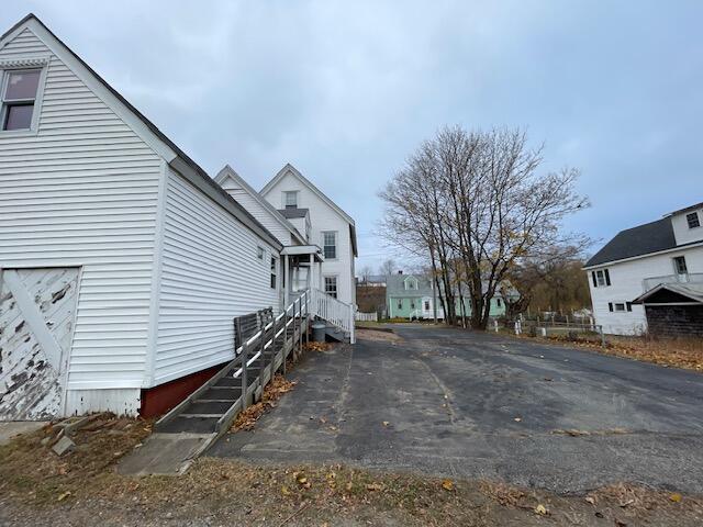 view of property exterior