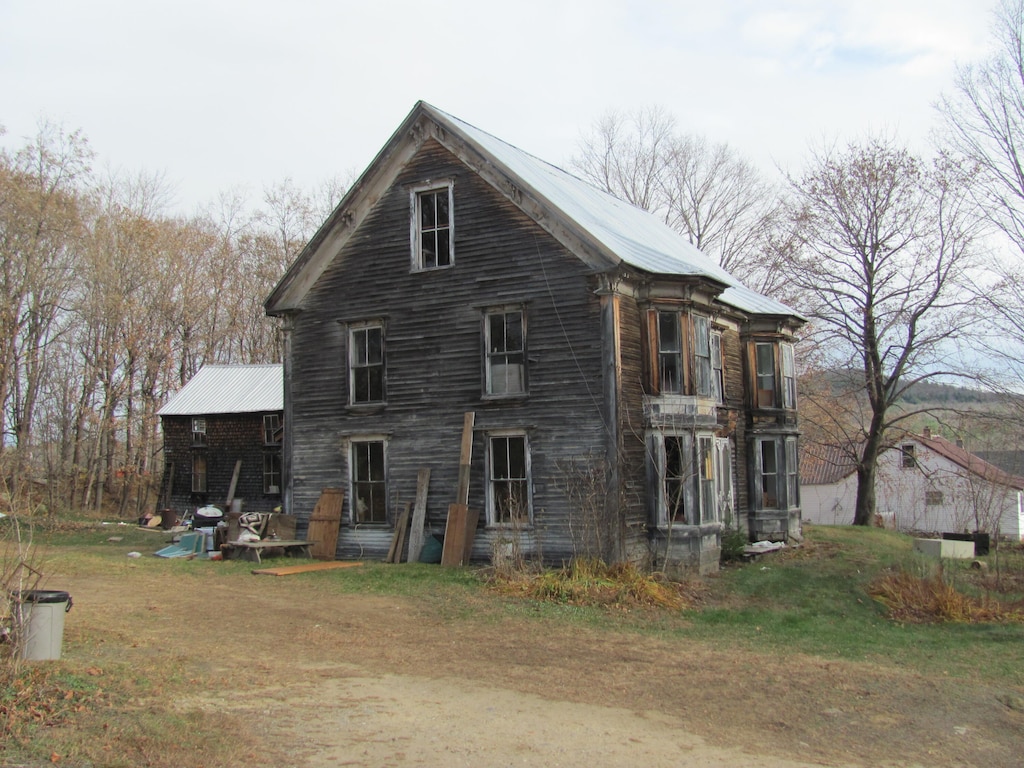 view of property exterior