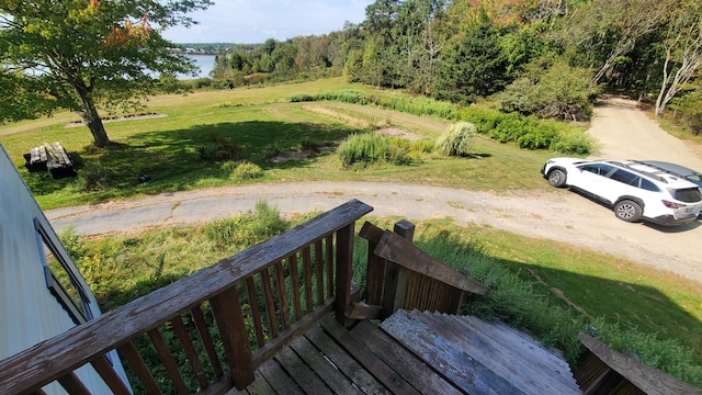 view of yard featuring a water view