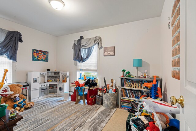 game room with carpet floors