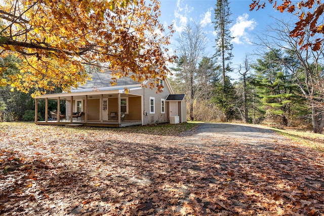 view of front of house featuring a porch