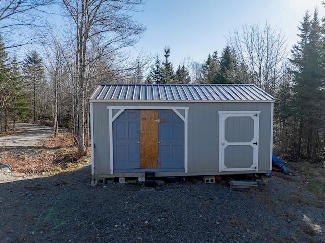 view of outbuilding